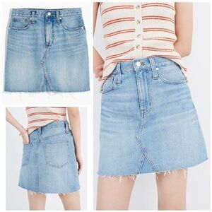 EUC Madewell Rigid Denim A-Line Lovell Wash Raw Hems Mini Light Denim Skirt 25‌‍